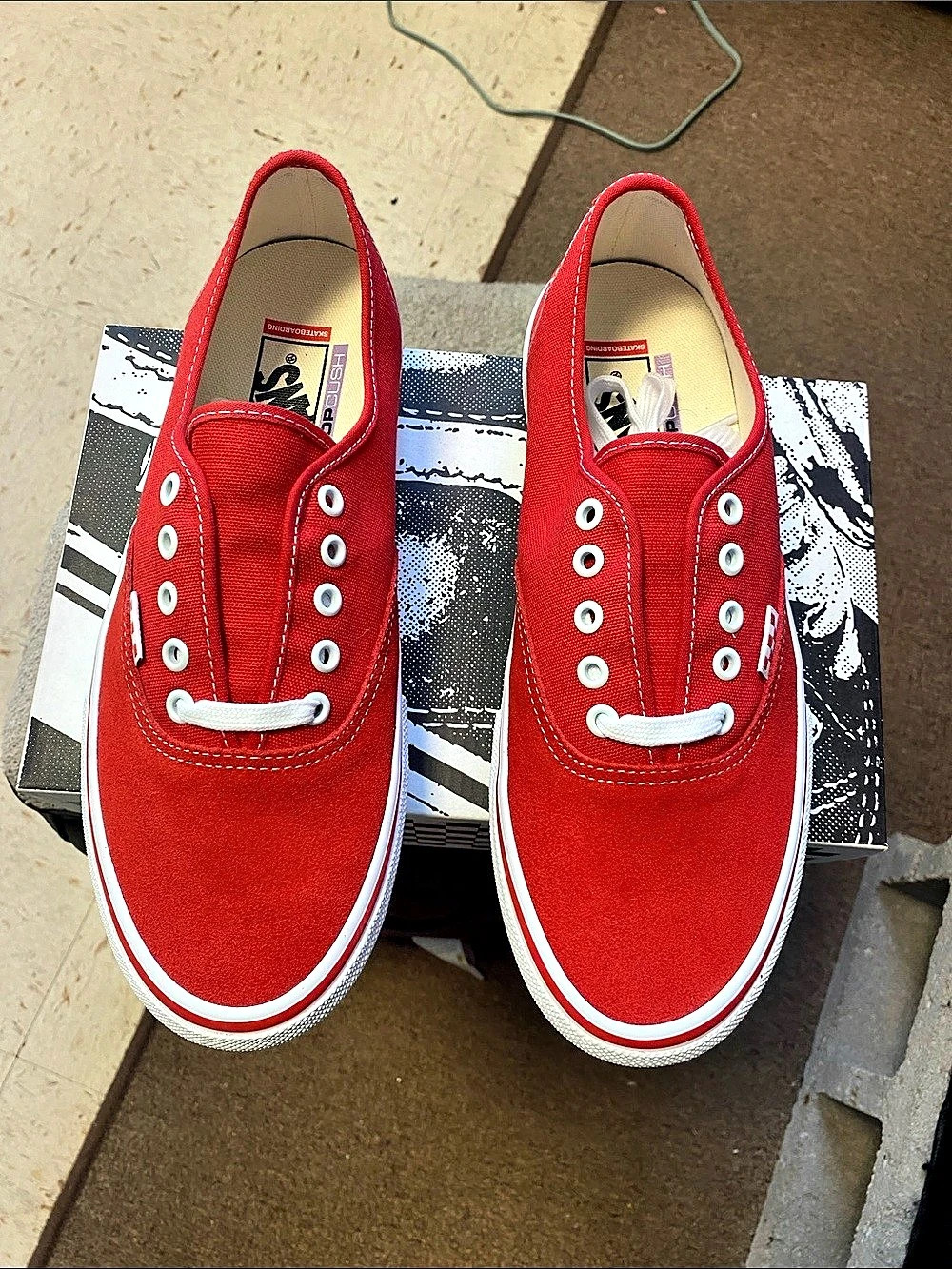 Vans Skate Authentic Red & White US 9 Men’s size